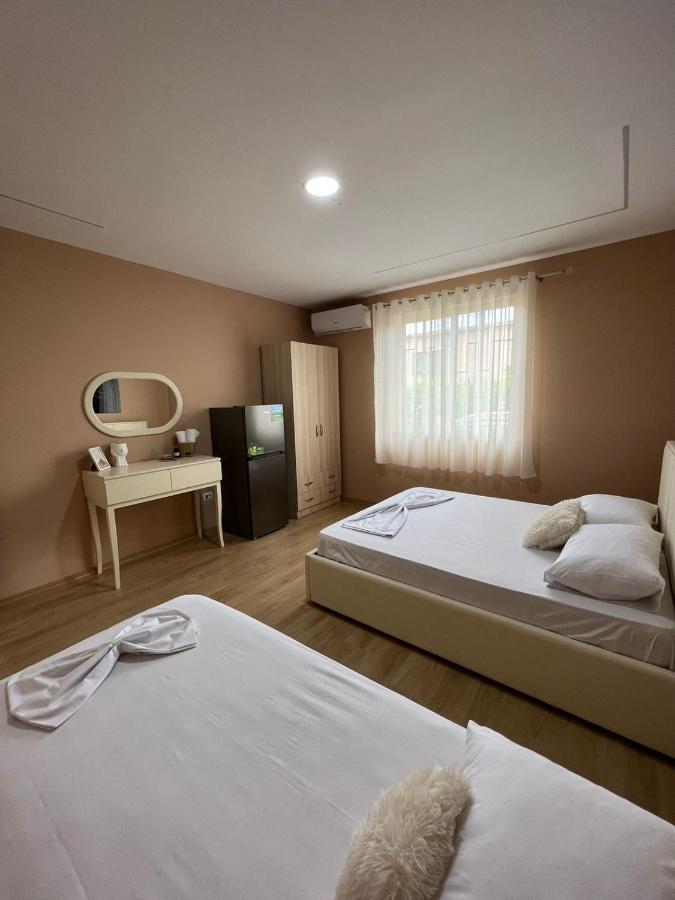 Miqt Guest House Shkodër Buitenkant foto