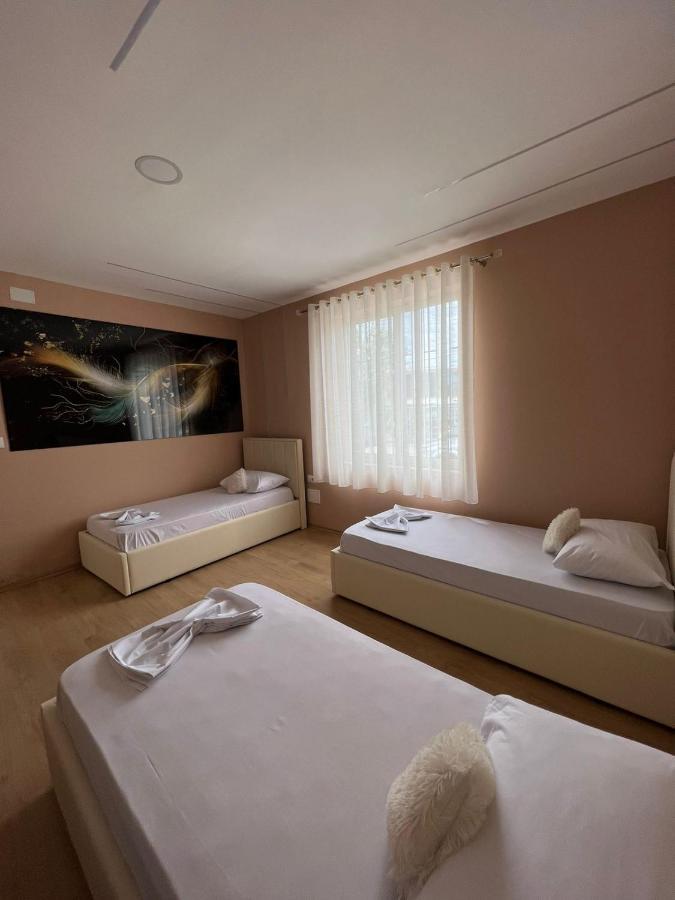 Miqt Guest House Shkodër Buitenkant foto